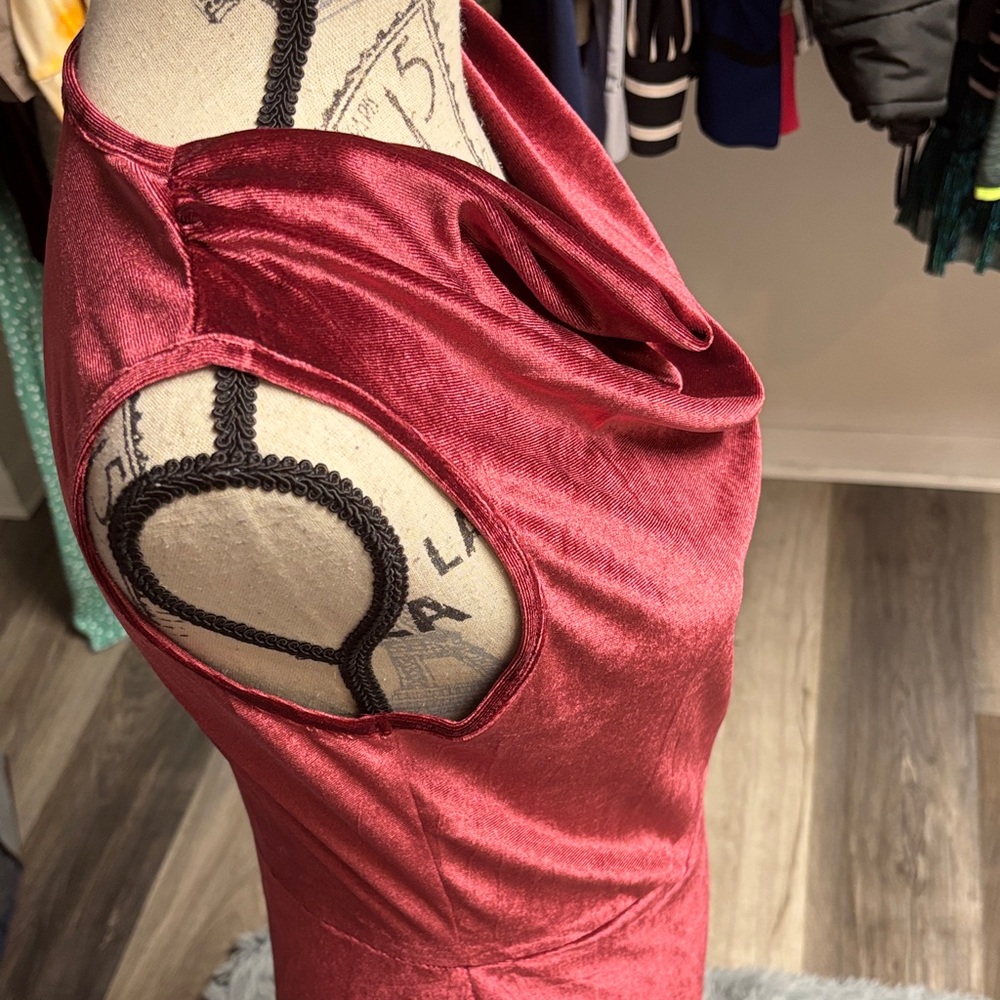 NWT Zaful Wine Red Velvet Midi Dress - Picture 11 of 15
